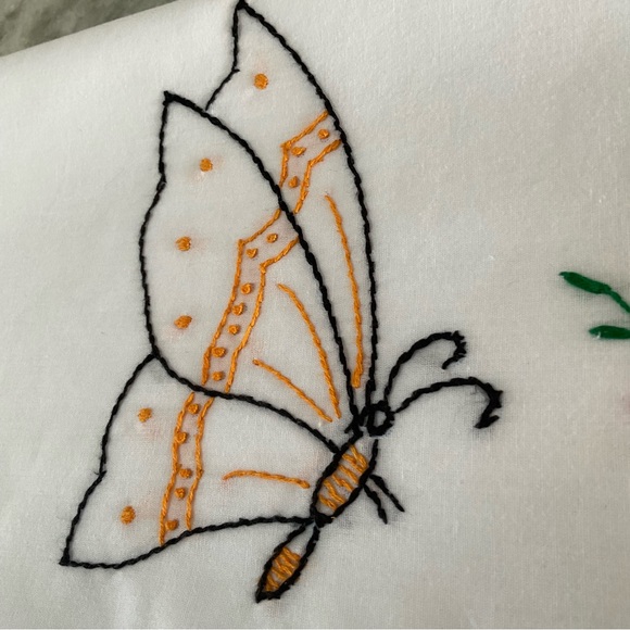 Vintage set of 2 hand embroidered pillowcases butterflies 30””x20” - Picture 4 of 9